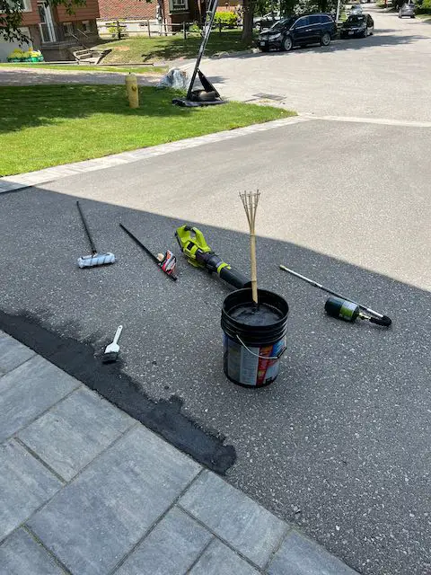 Driveway sealing tools Driveway sealing tools